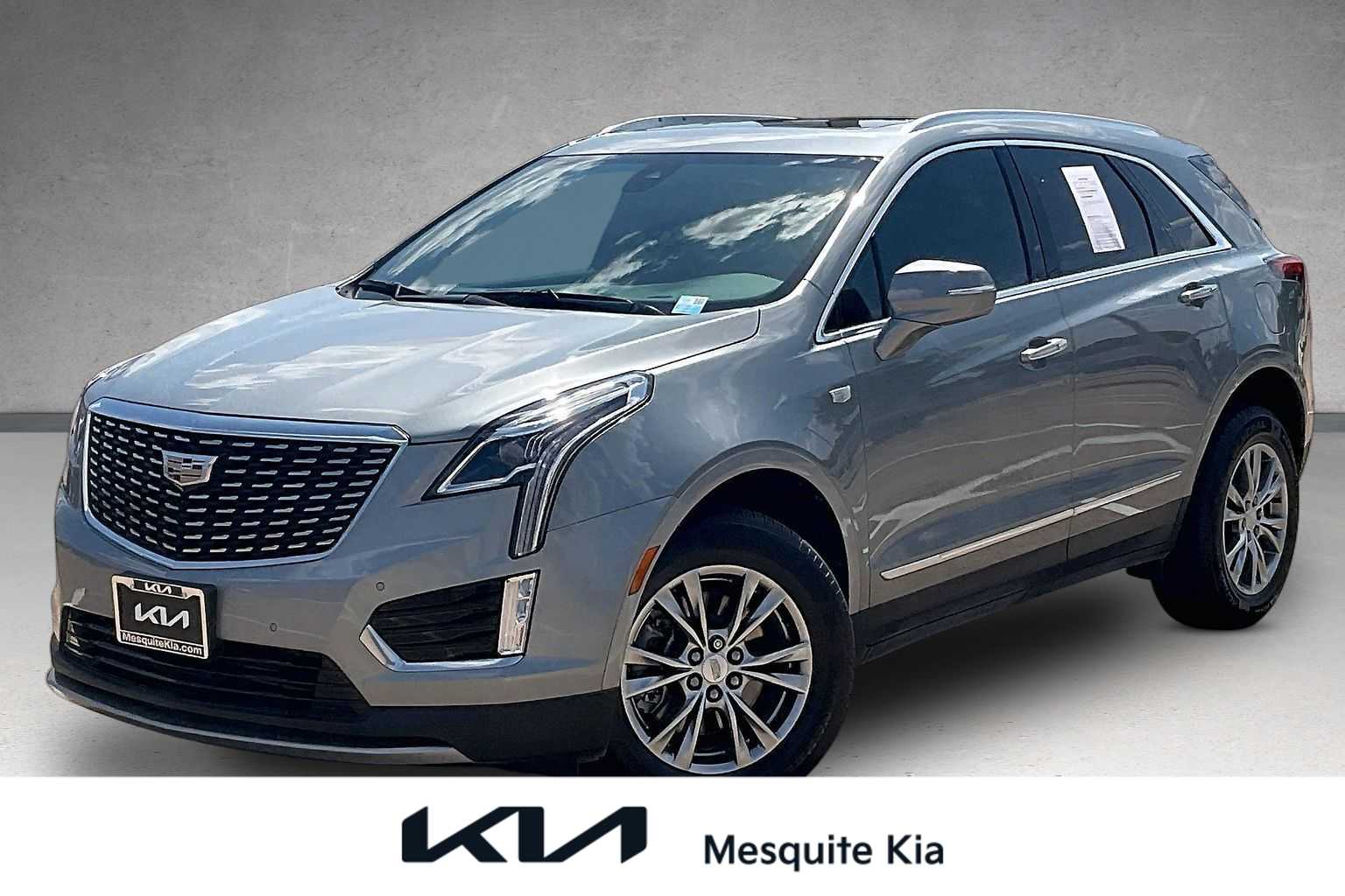 Thumbnail: 2023 Cadillac XT5 - 1
