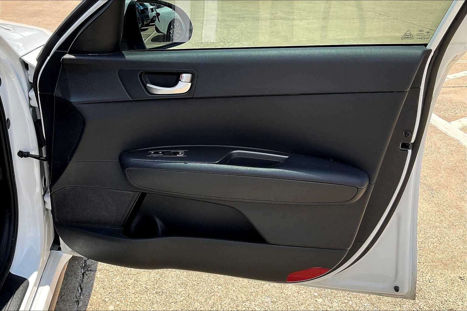 2019 Kia Optima S 28