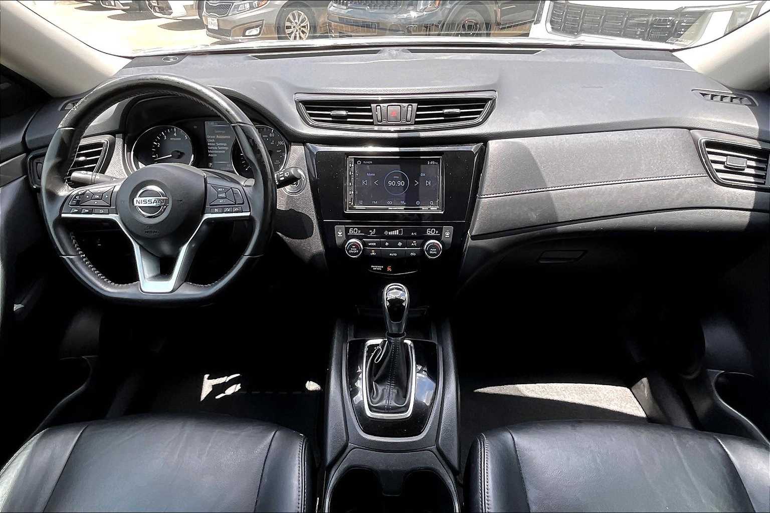 Thumbnail: 2017 Nissan Rogue - 10