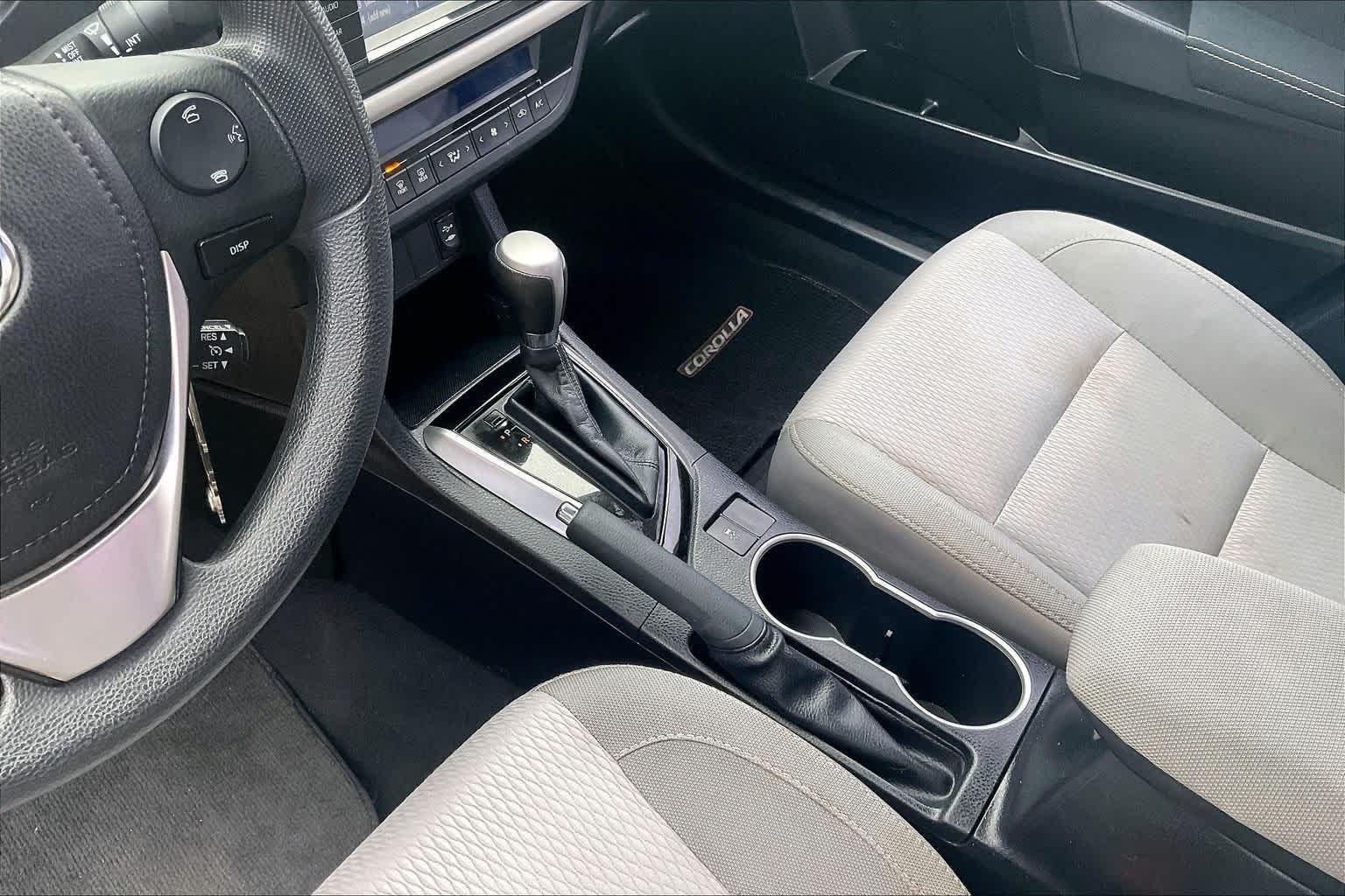 Thumbnail: 2015 Toyota Corolla - 16