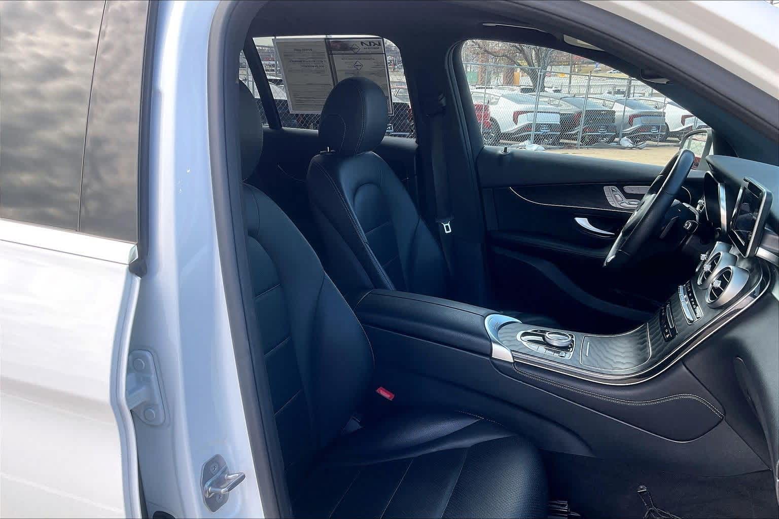 Thumbnail: 2017 Mercedes-Benz GLC - 13