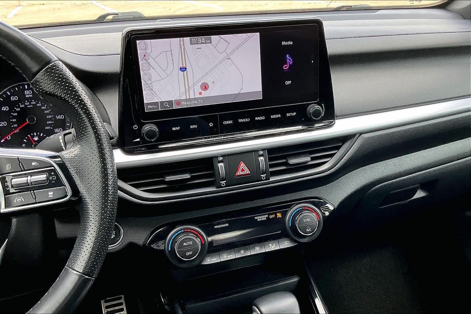 Thumbnail: 2023 Kia Forte - 15