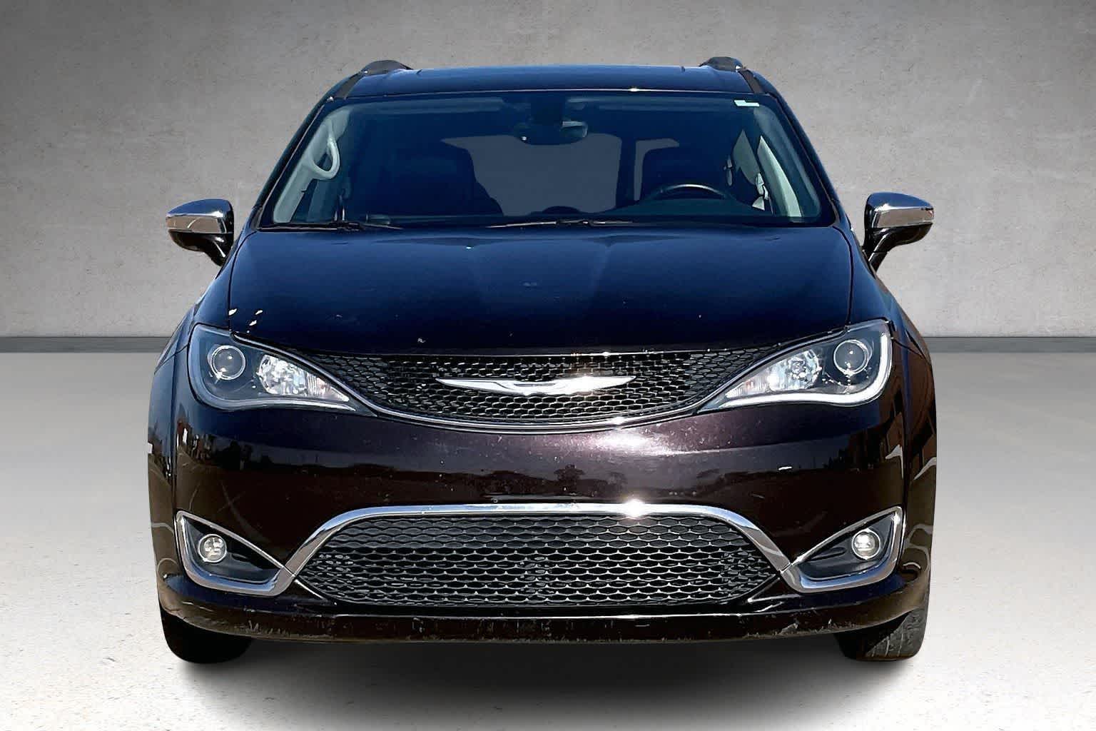 Thumbnail: 2017 Chrysler Pacifica - 6