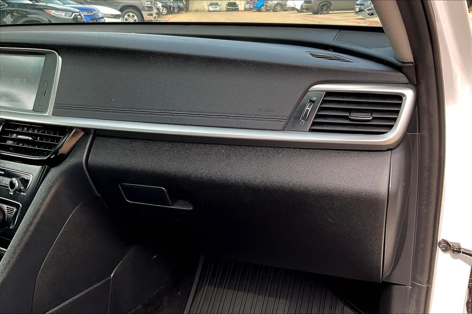 Thumbnail: 2020 Kia Optima - 23