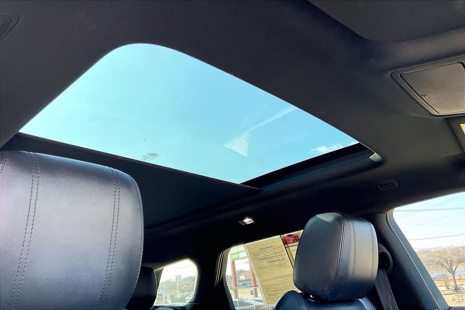 Thumbnail: 2020 Land Rover Range Rover Evoque - 30