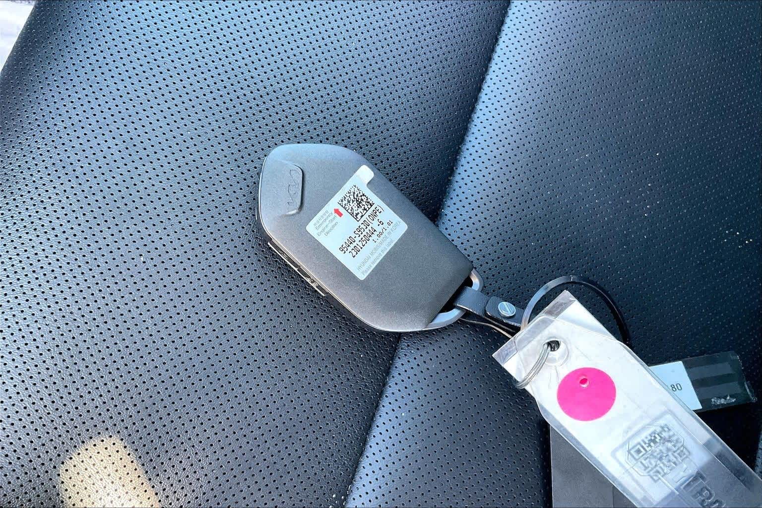 Thumbnail: 2023 Kia Telluride - 19