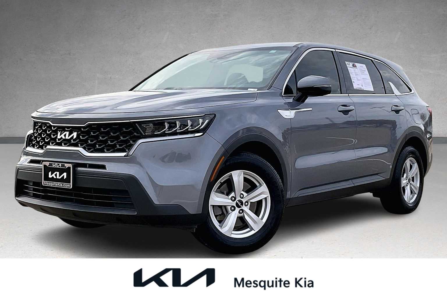 2022 Kia Sorento LX's photo