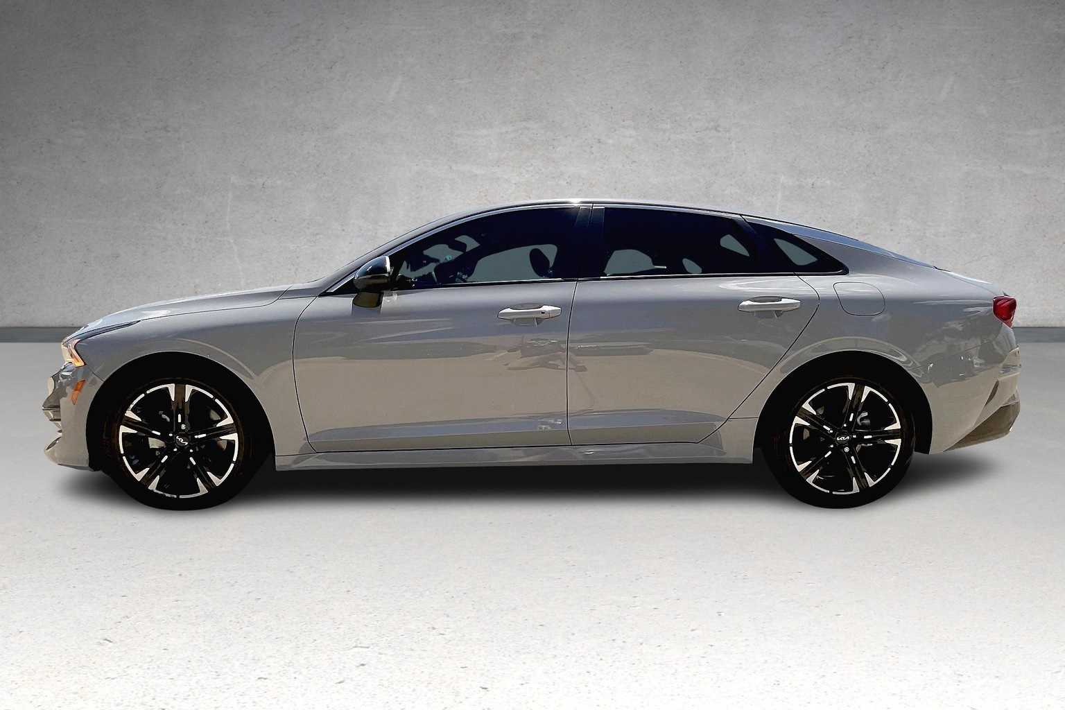 2024 Kia K5 GT-Line photo 3