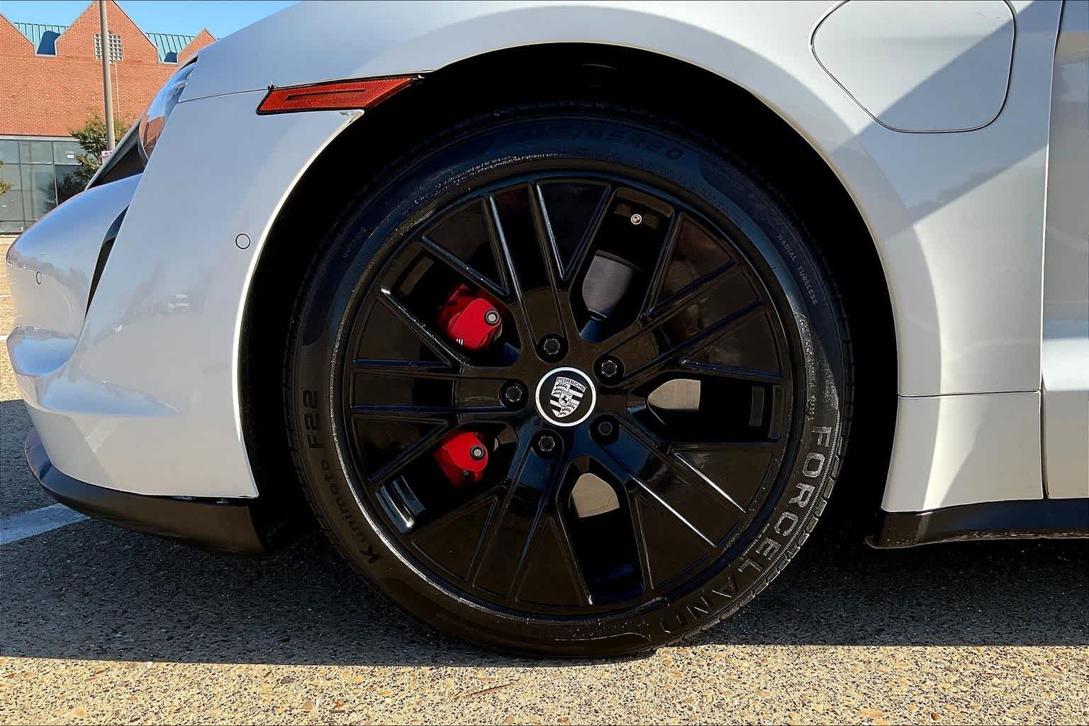 Thumbnail: 2020 Porsche Taycan - 7