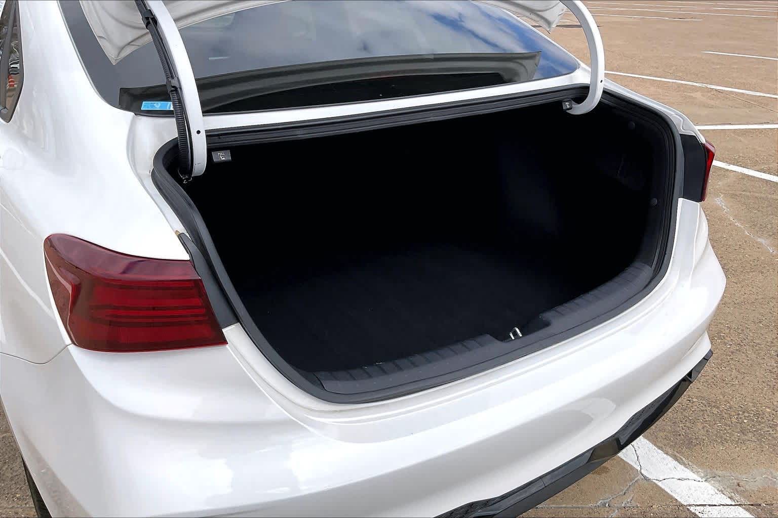 Thumbnail: 2023 Kia Forte - 18