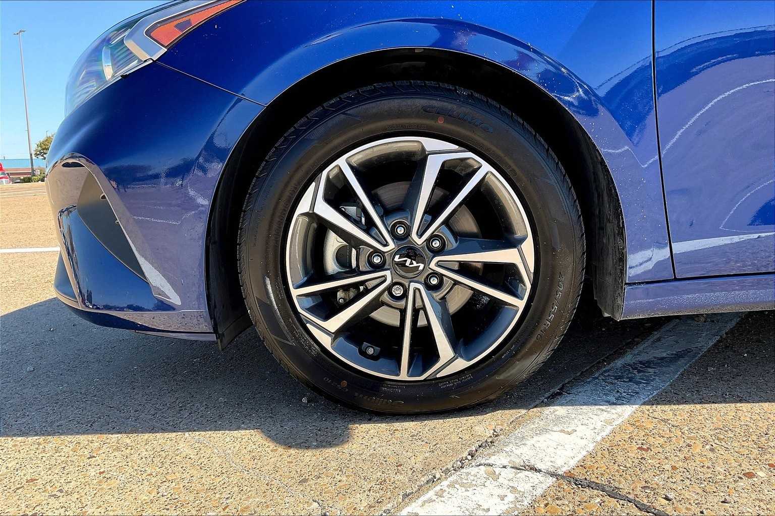 Thumbnail: 2023 Kia Forte - 7