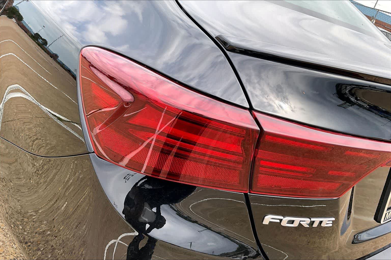 Thumbnail: 2024 Kia Forte - 31