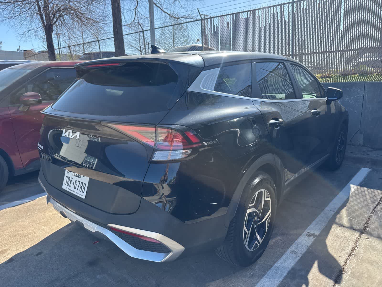 Thumbnail: 2023 Kia Sportage - 3