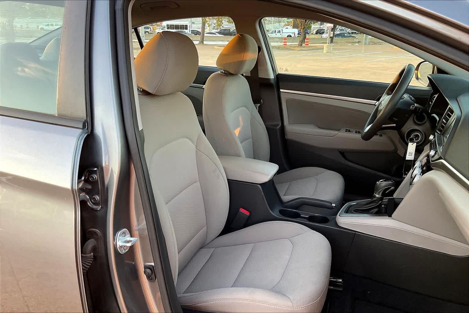 Thumbnail: 2019 Hyundai Elantra - 12