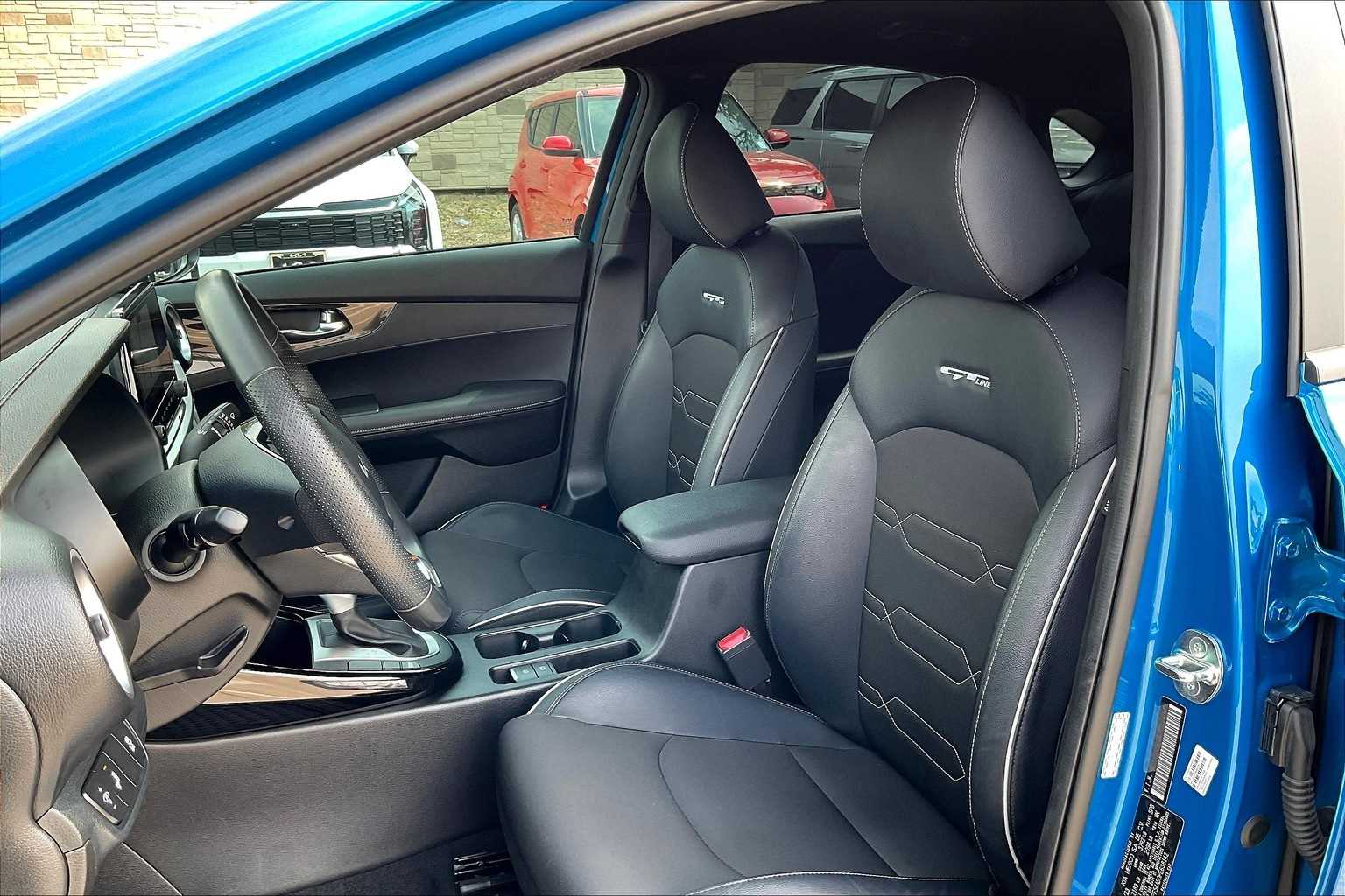 Thumbnail: 2023 Kia Forte - 9