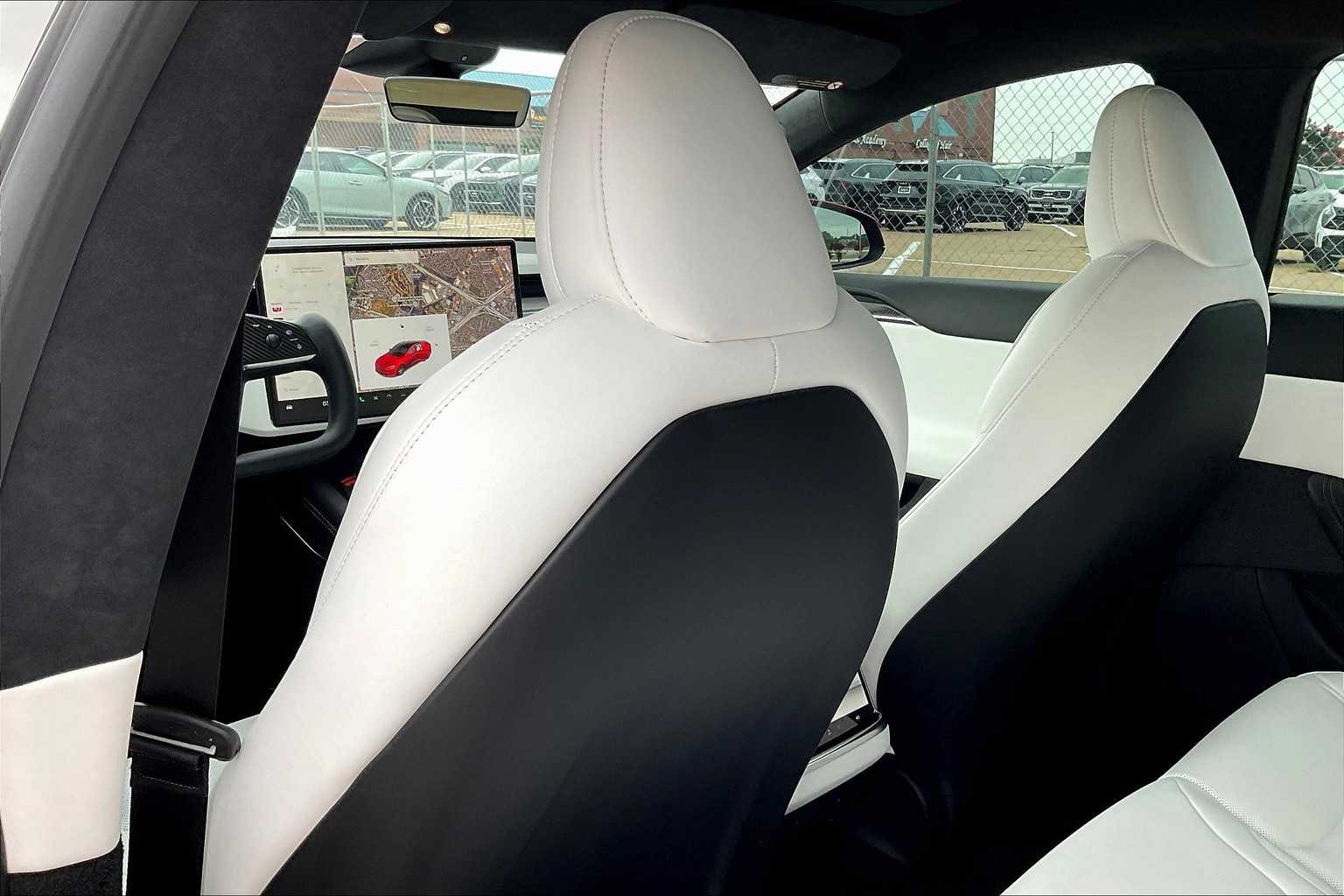 Thumbnail: 2023 Tesla Model S - 11