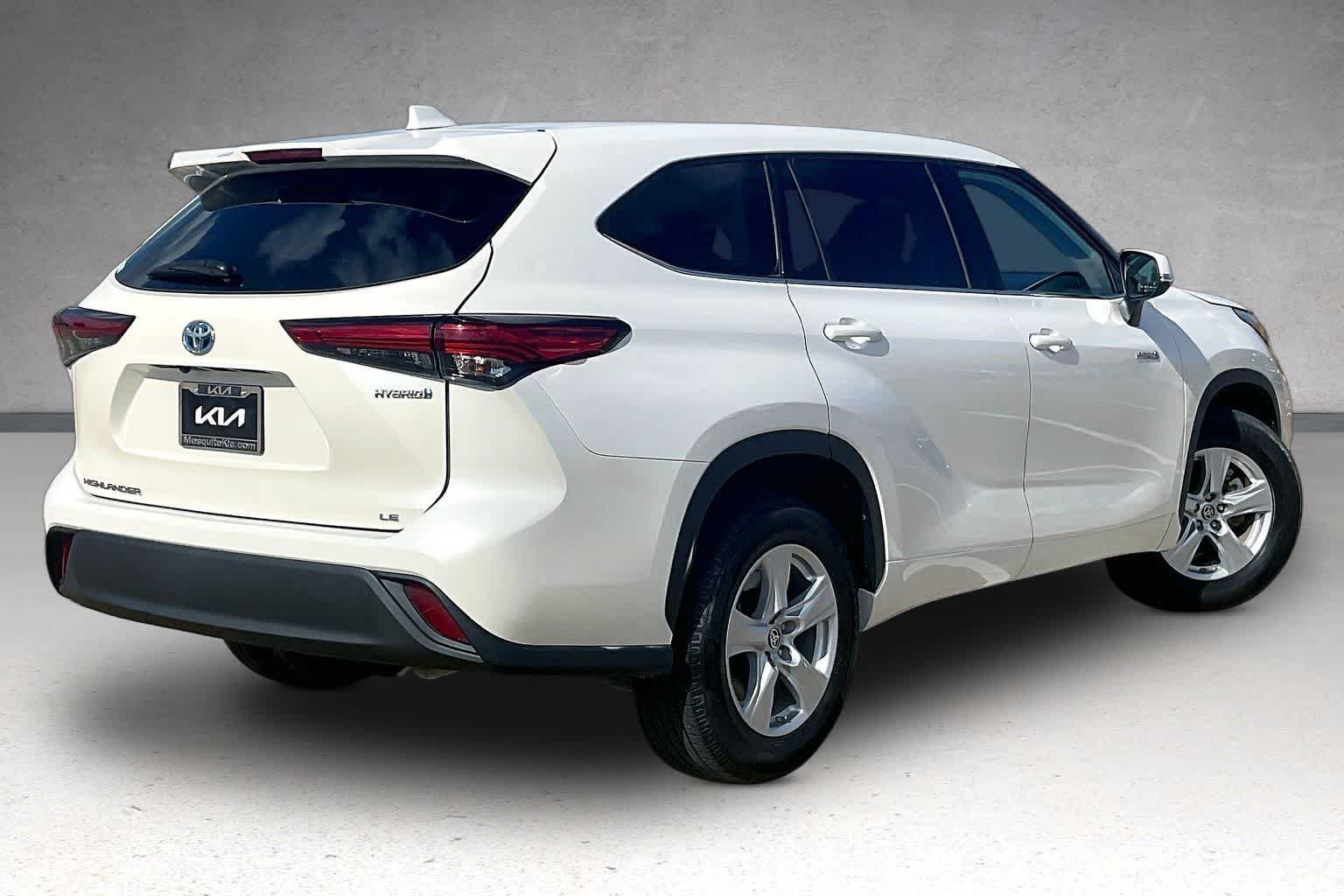 Thumbnail: 2021 Toyota Highlander - 21