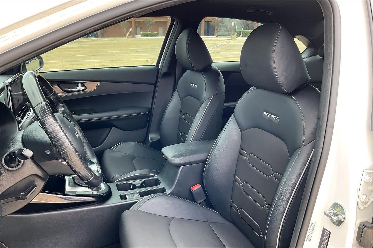 Thumbnail: 2023 Kia Forte - 11