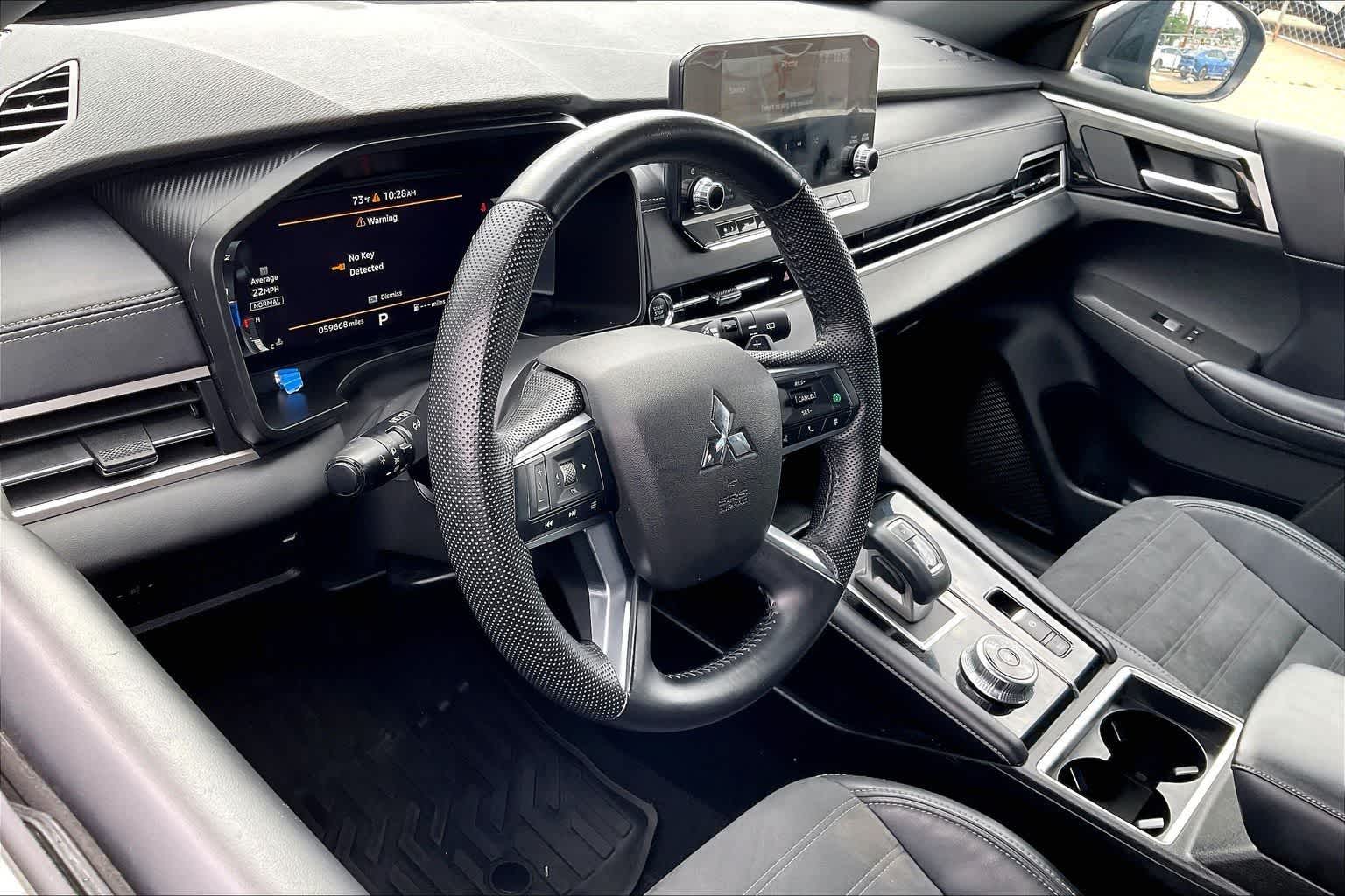Thumbnail: 2023 Mitsubishi Outlander - 2