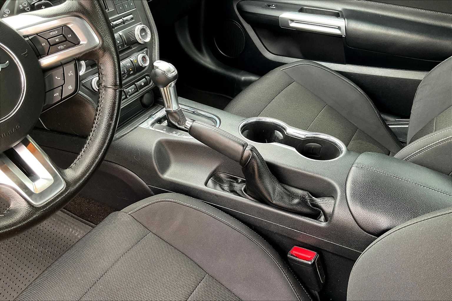 2015 Ford Mustang V6 13