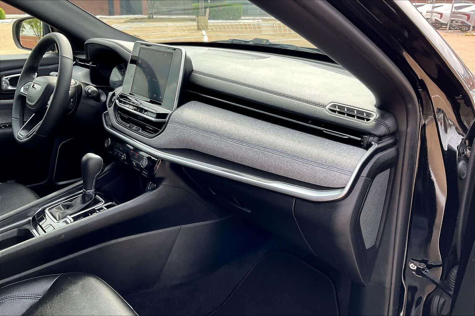 Thumbnail: 2025 Jeep Compass - 23