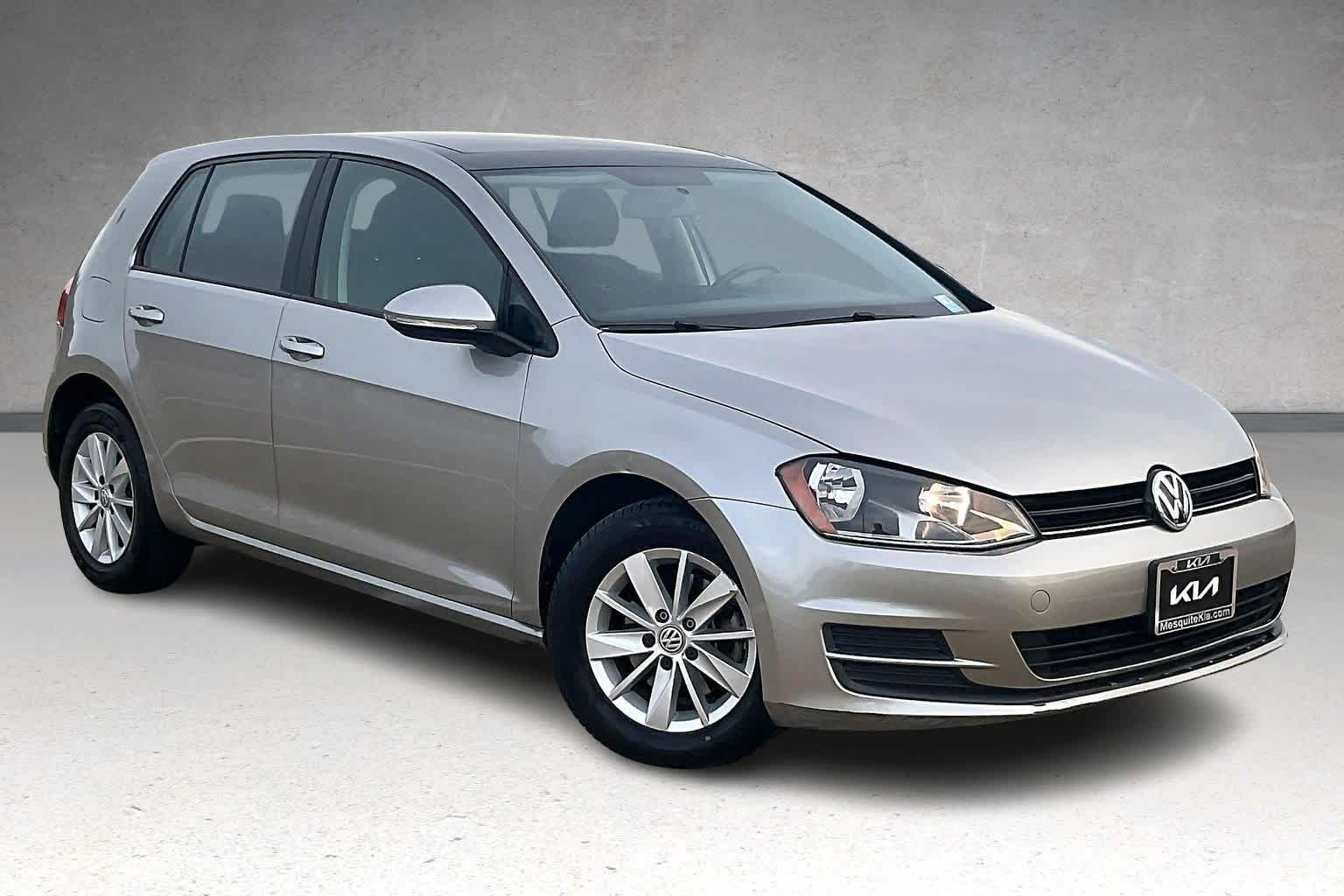 Thumbnail: 2016 Volkswagen Golf - 21