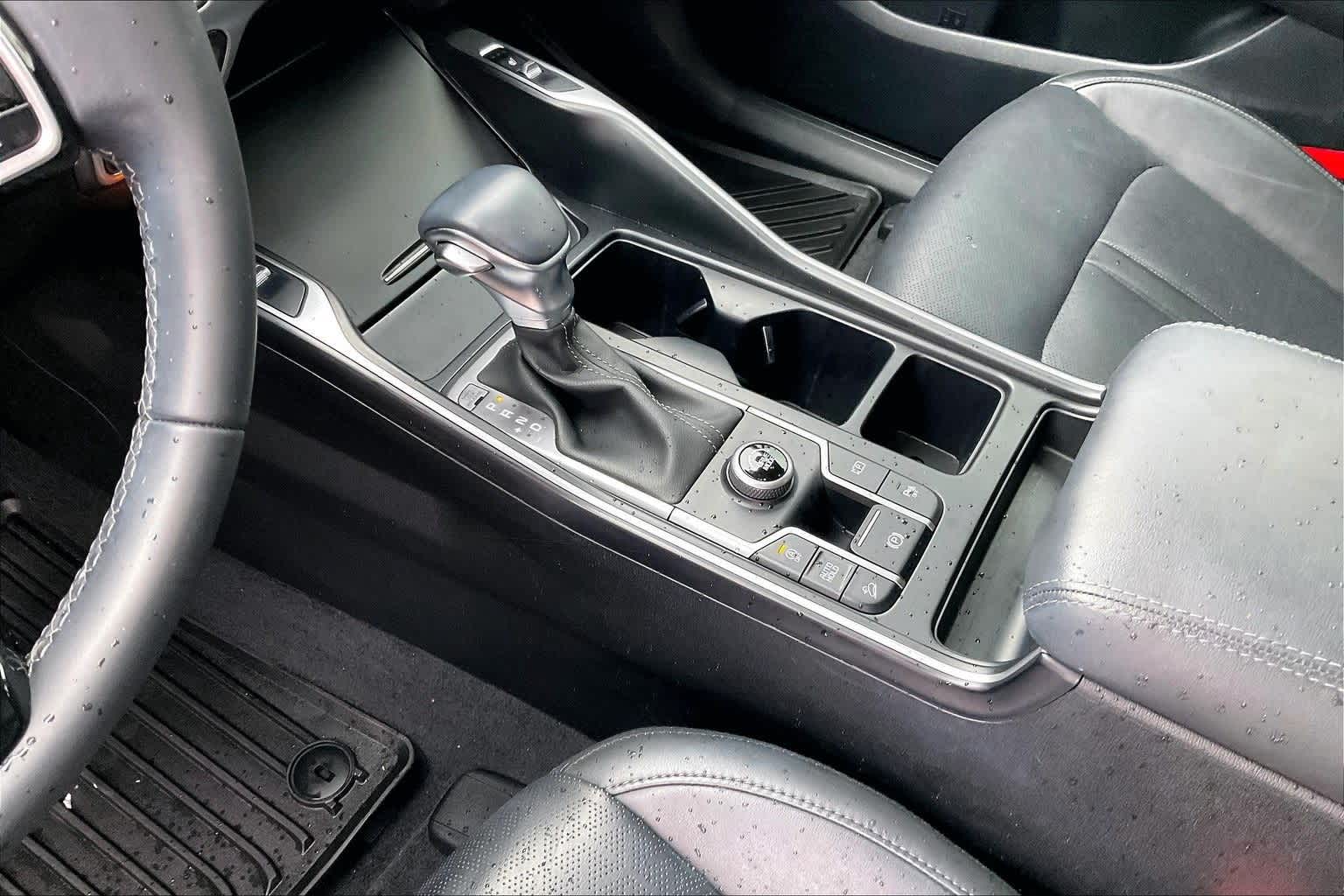 Thumbnail: 2023 Kia Sorento - 15