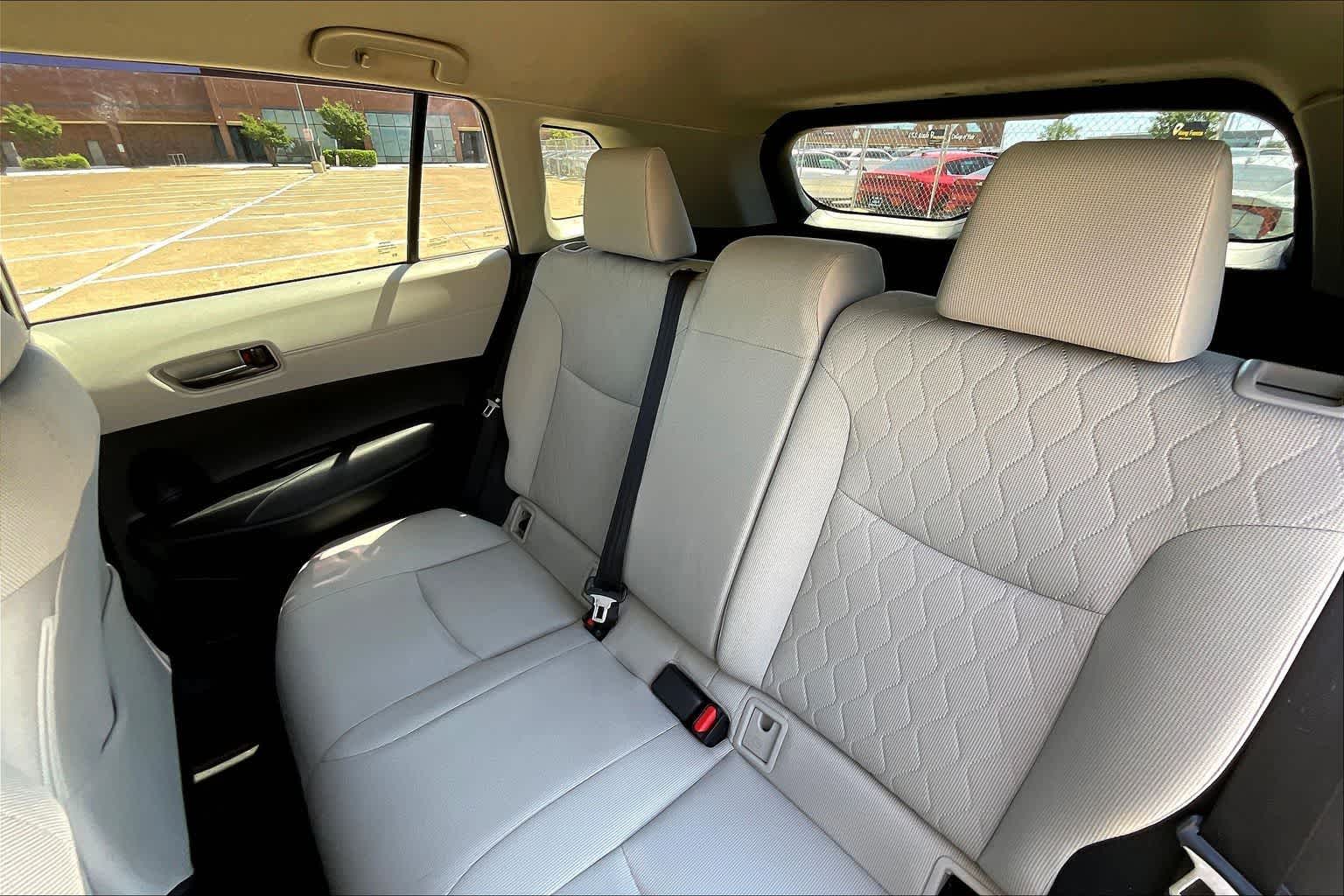 Thumbnail: 2022 Toyota Corolla Cross - 28