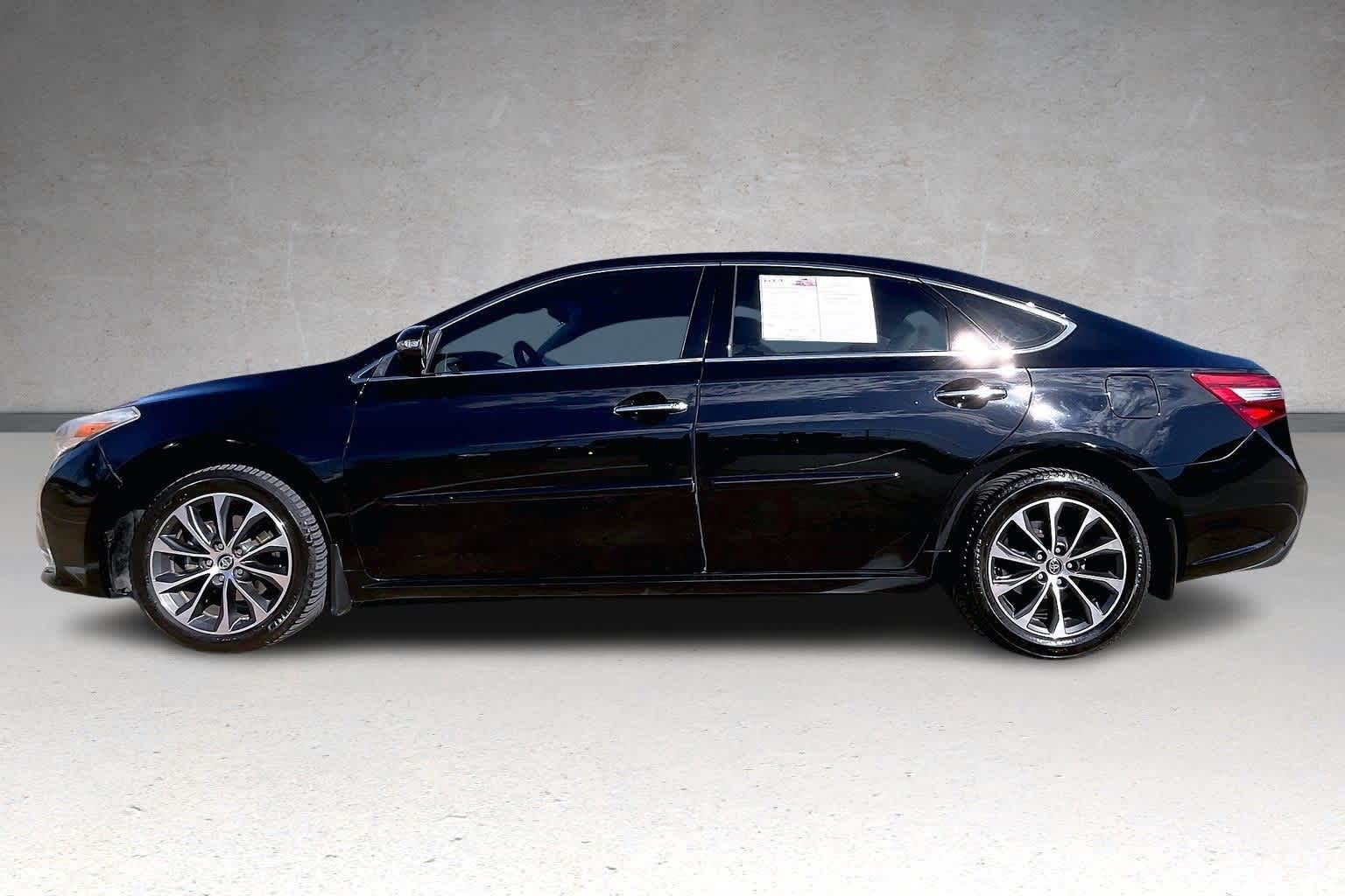 Thumbnail: 2018 Toyota Avalon - 3