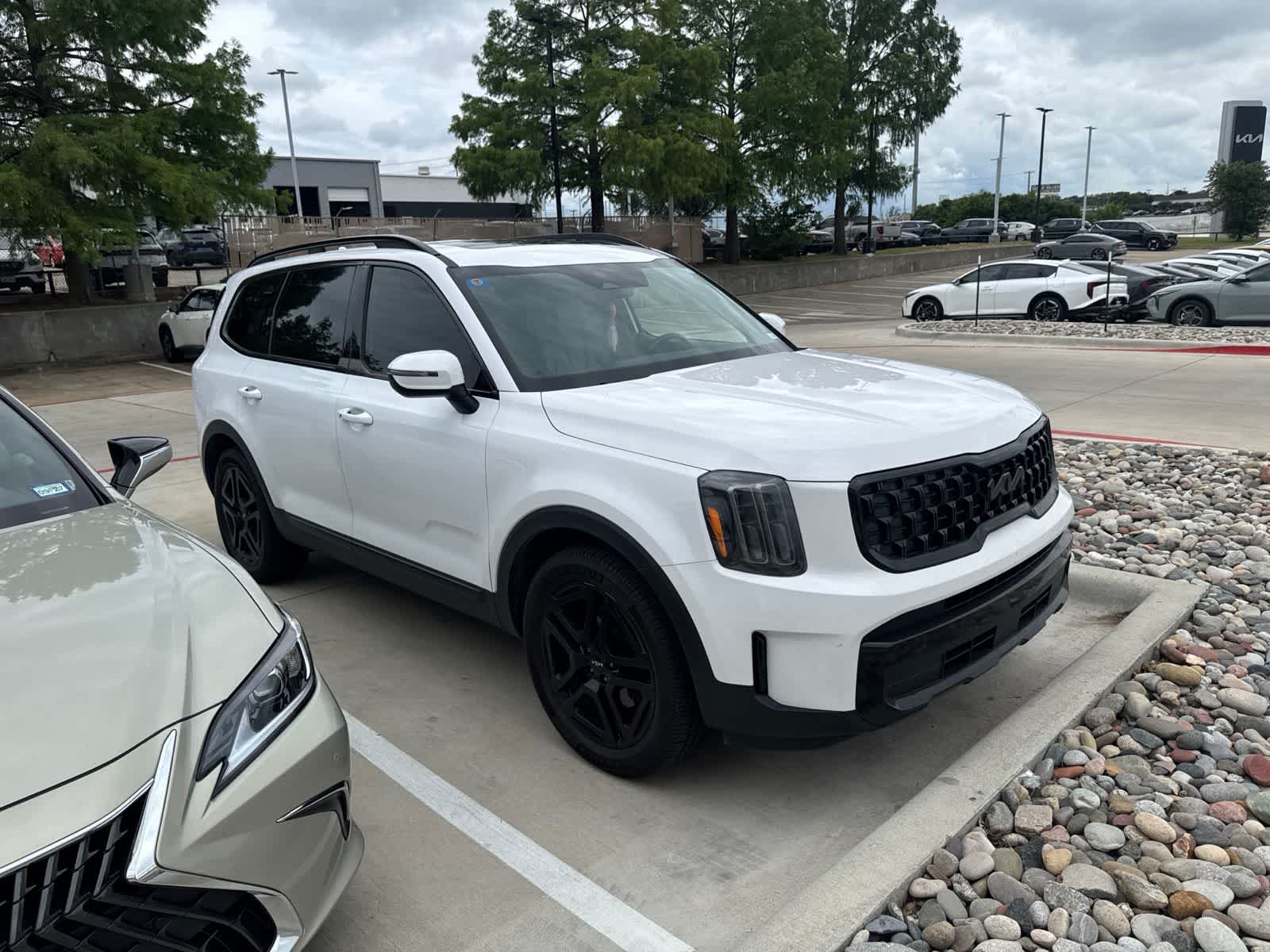 Thumbnail: 2023 Kia Telluride - 3
