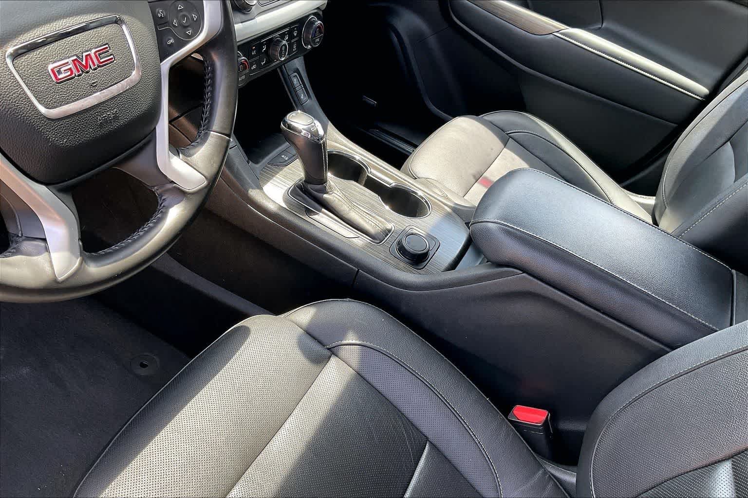 Thumbnail: 2019 GMC Acadia - 16