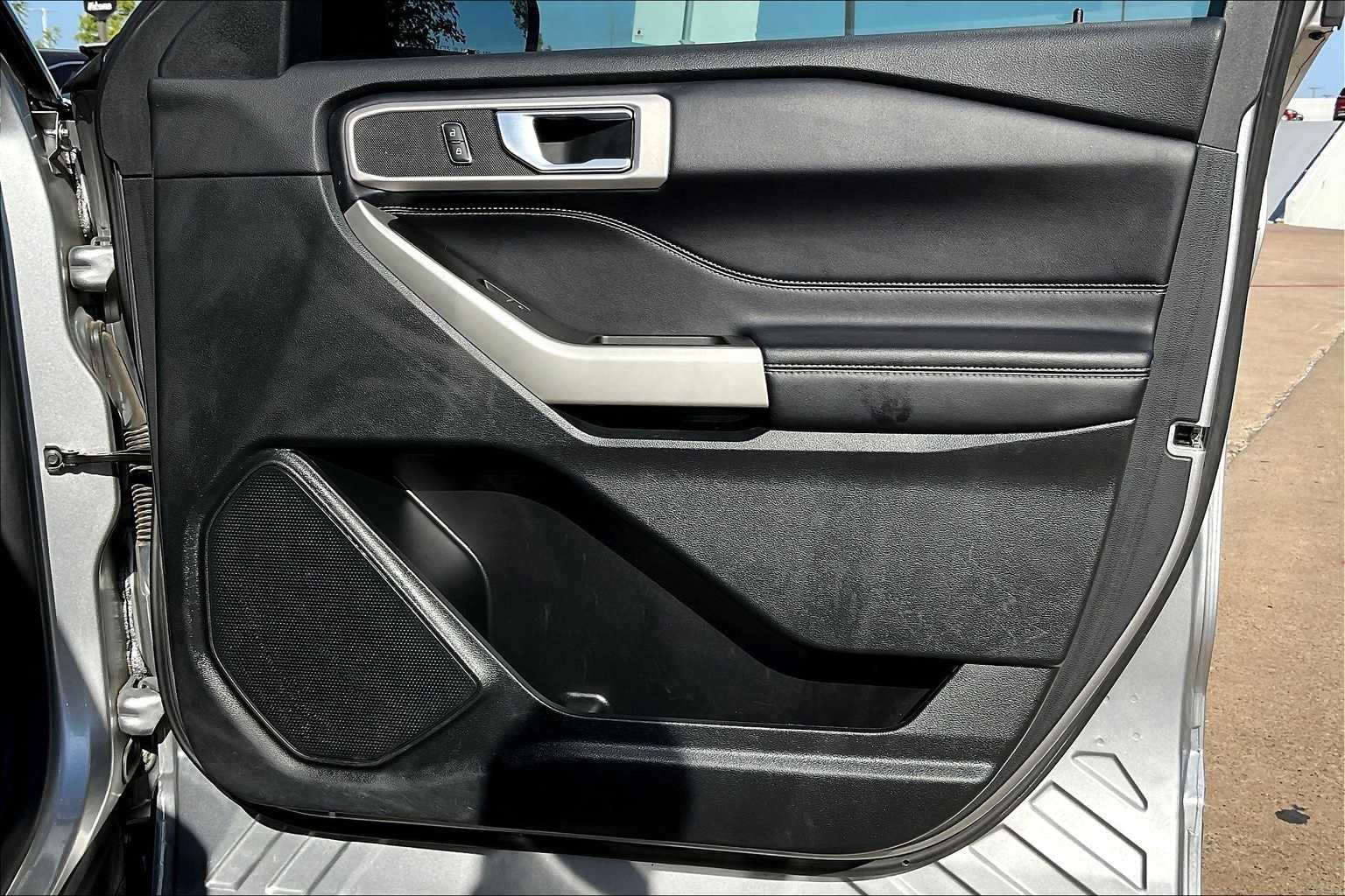 Thumbnail: 2021 Ford Explorer - 28