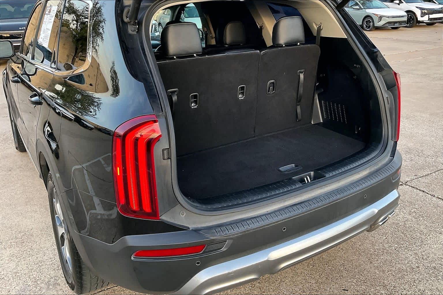 Thumbnail: 2022 Kia Telluride - 17