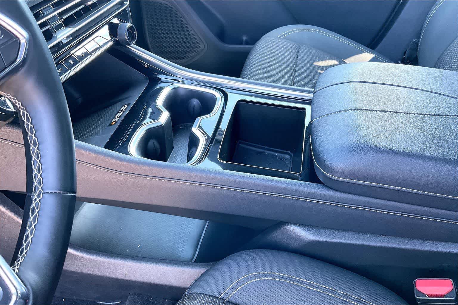 Thumbnail: 2025 Chevrolet Traverse - 14