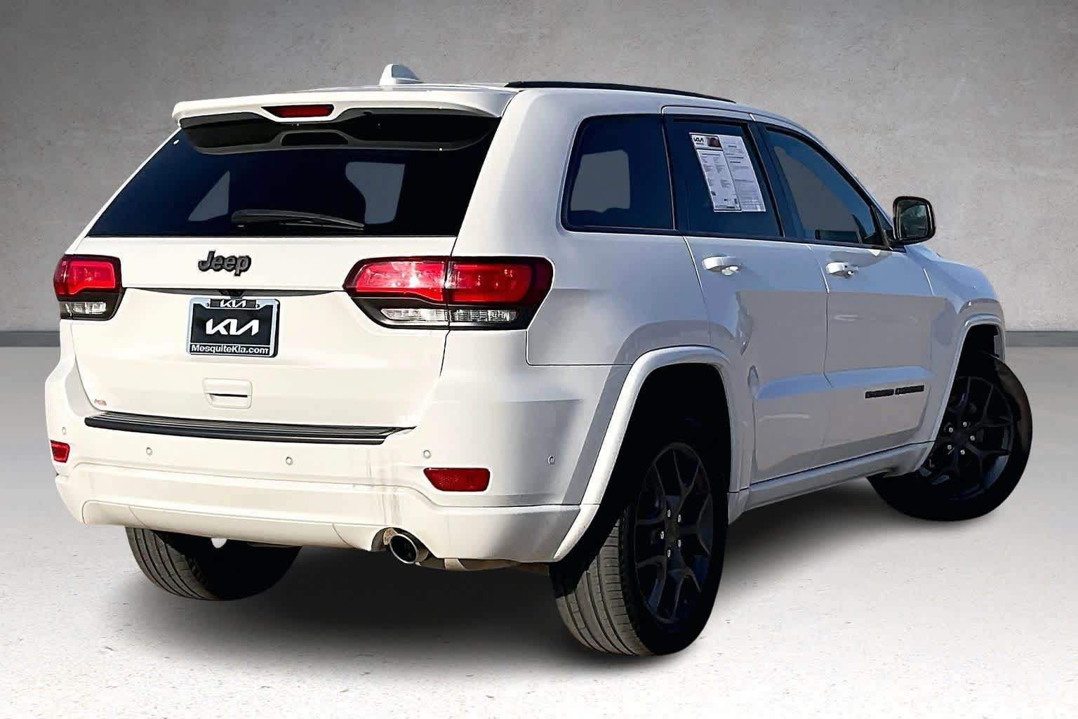 Thumbnail: 2021 Jeep Grand Cherokee - 21