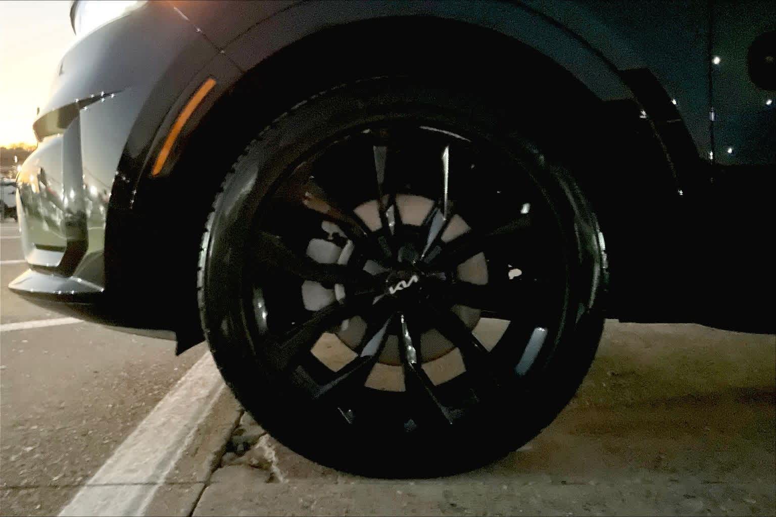 Thumbnail: 2023 Kia Sorento - 7