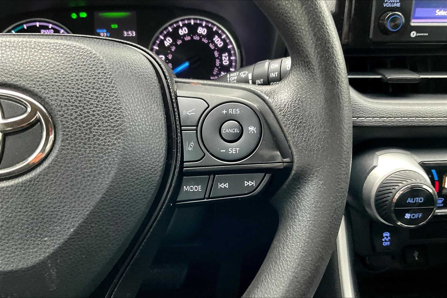 Thumbnail: 2022 Toyota RAV4 - 25
