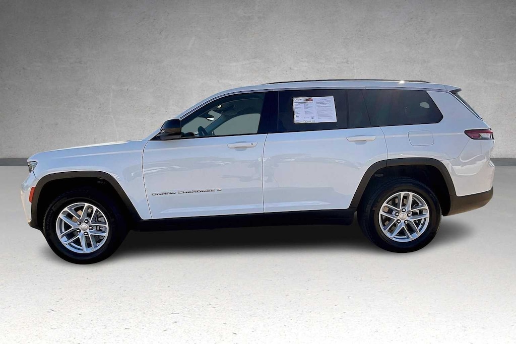 Used 2023 Jeep Grand Cherokee L Laredo SUV