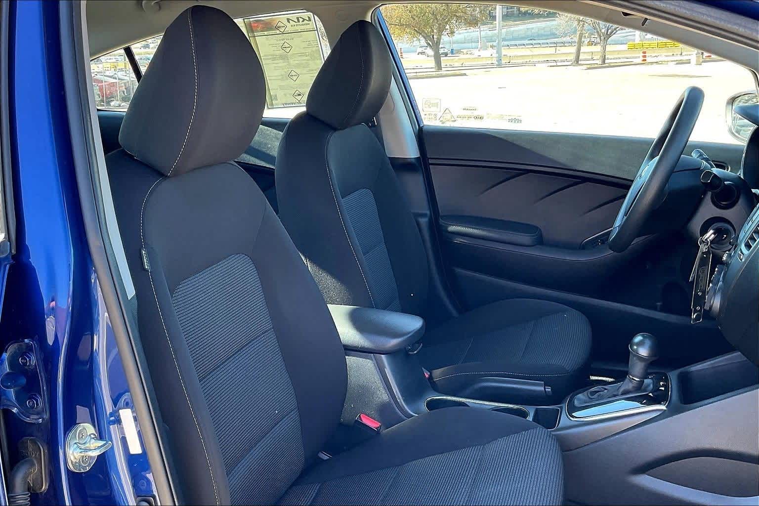 Thumbnail: 2018 Kia Forte - 12