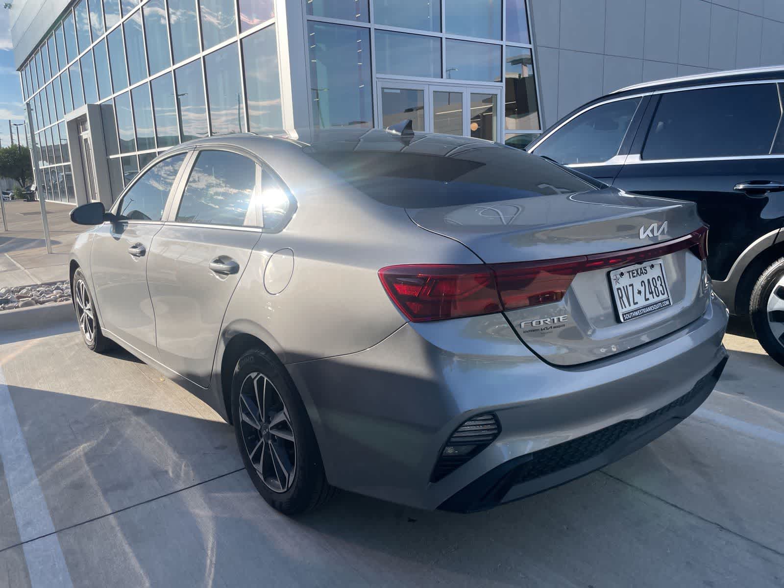 Thumbnail: 2022 Kia Forte - 4