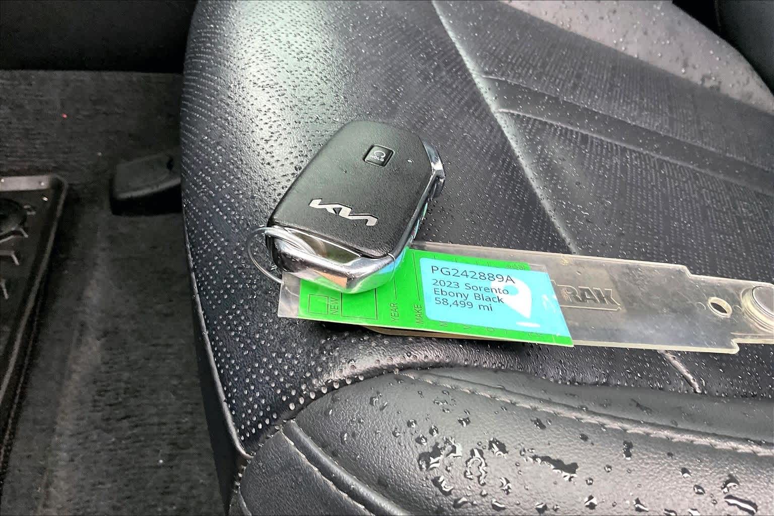 Thumbnail: 2023 Kia Sorento - 18