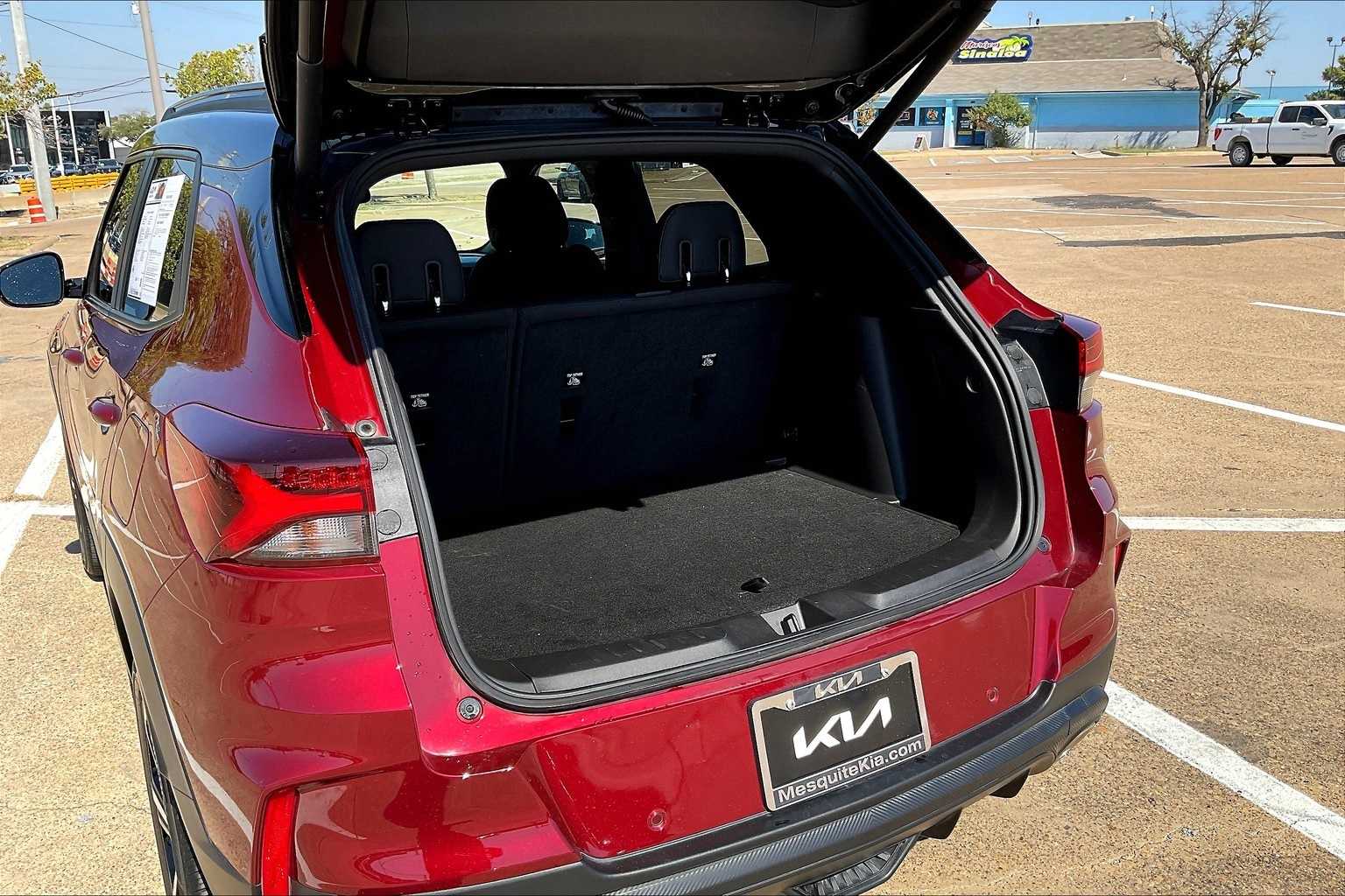 Thumbnail: 2023 Chevrolet TrailBlazer - 18