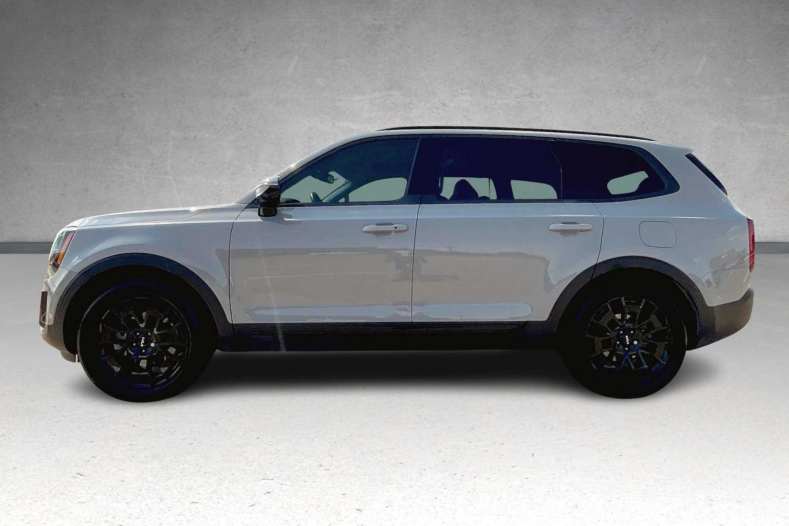 2022 Kia Telluride SX photo 3