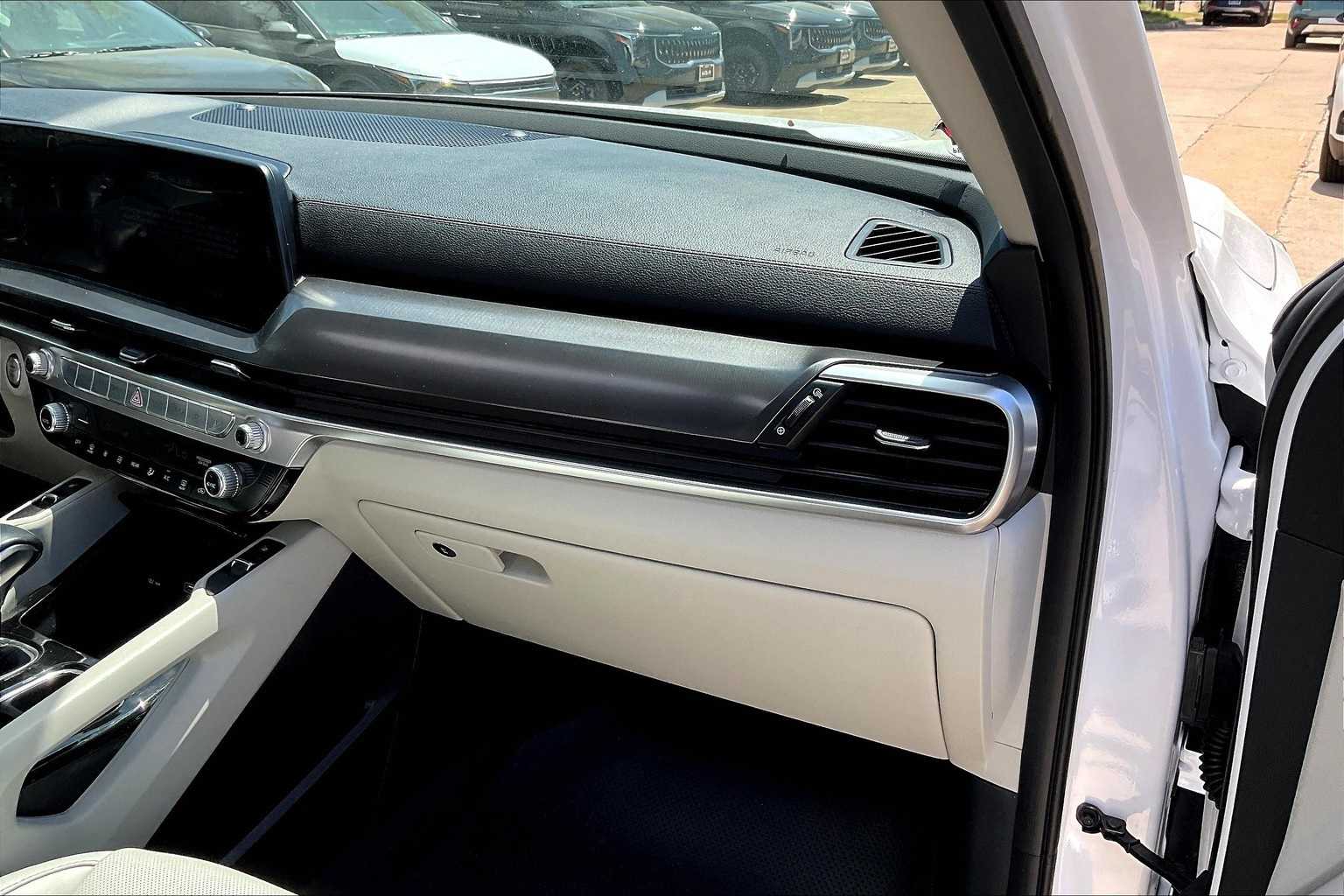Thumbnail: 2024 Kia Telluride - 22