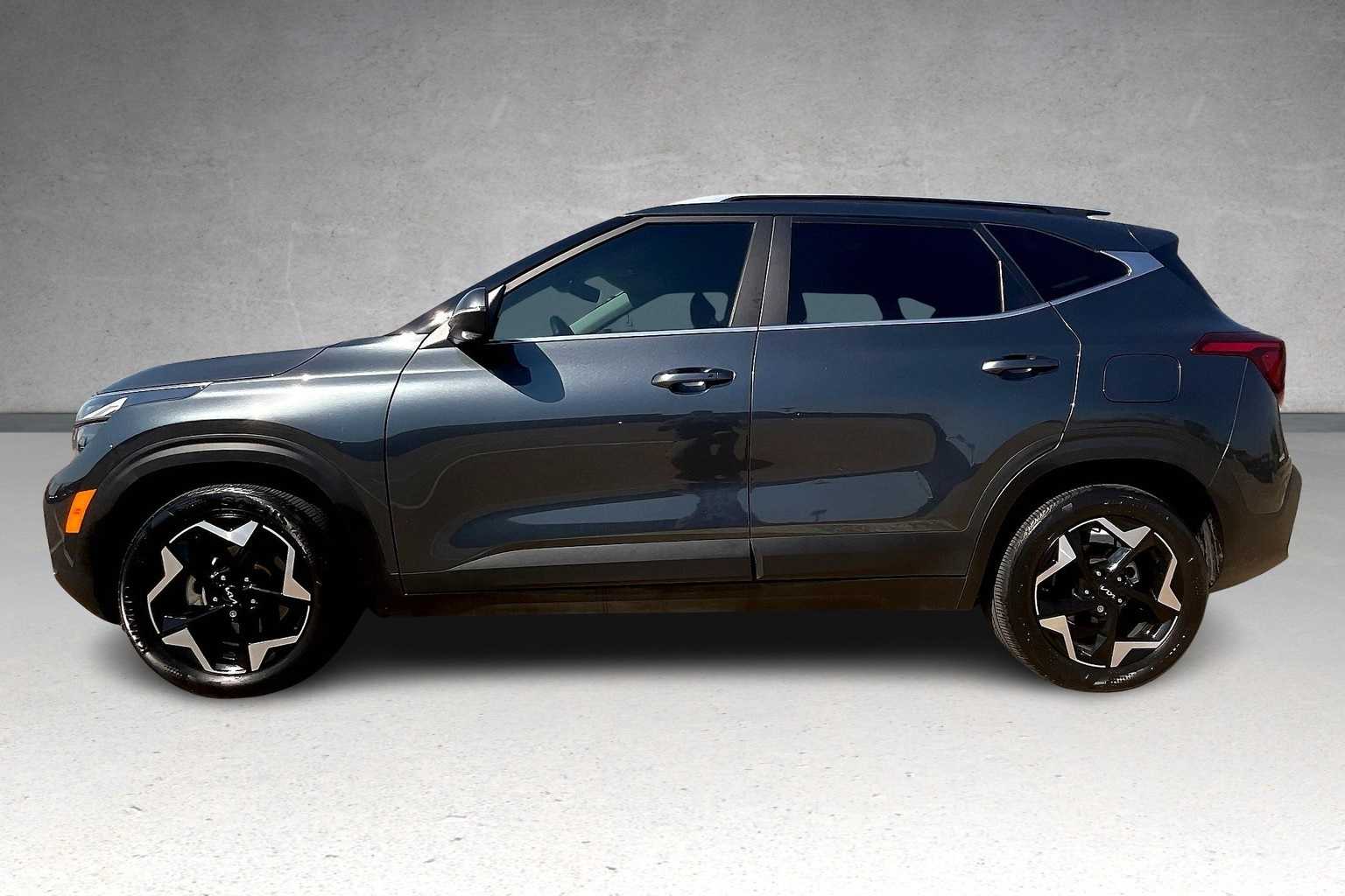 2024 Kia Seltos EX photo 3