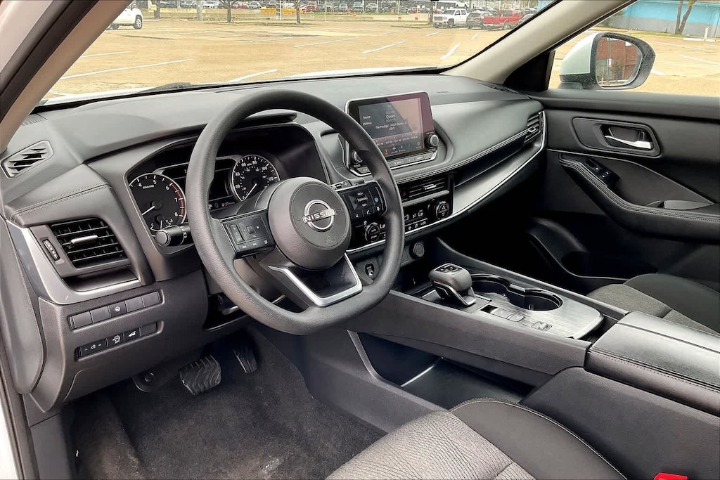 Used 2024 Nissan Rogue SV SUV