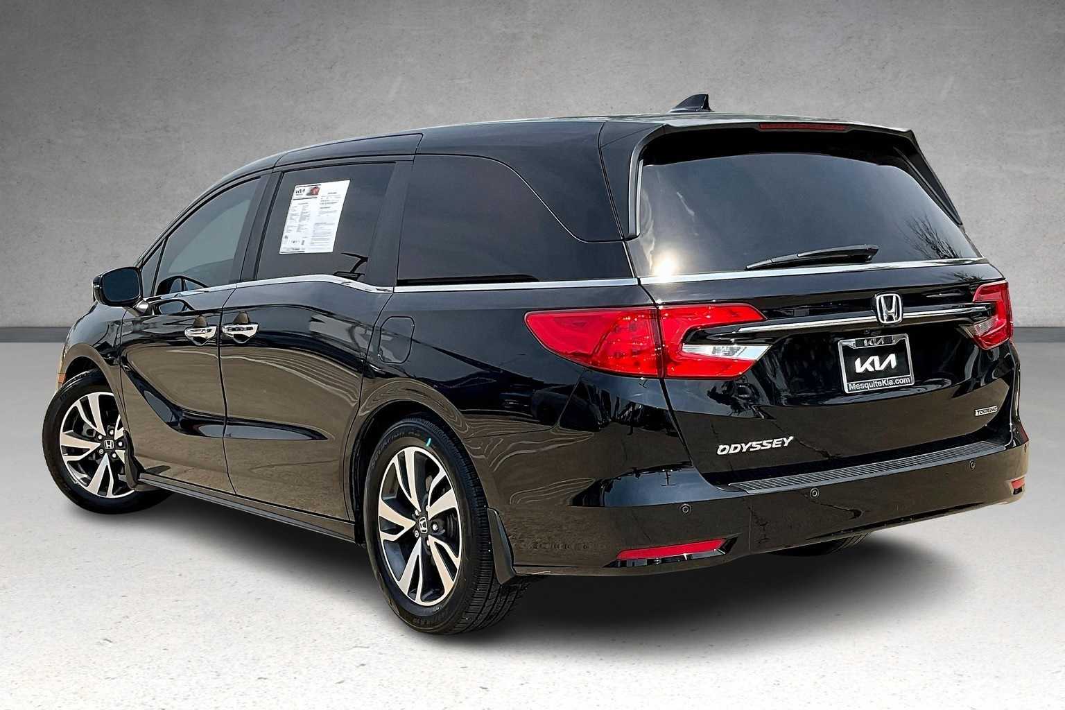 2023 Honda Odyssey Touring photo 4