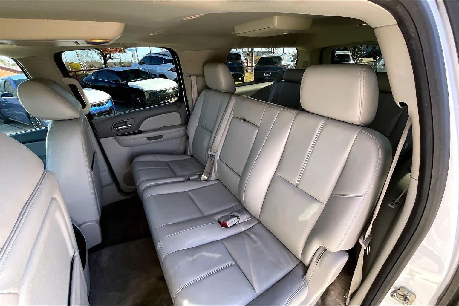 Thumbnail: 2013 Chevrolet Suburban - 28