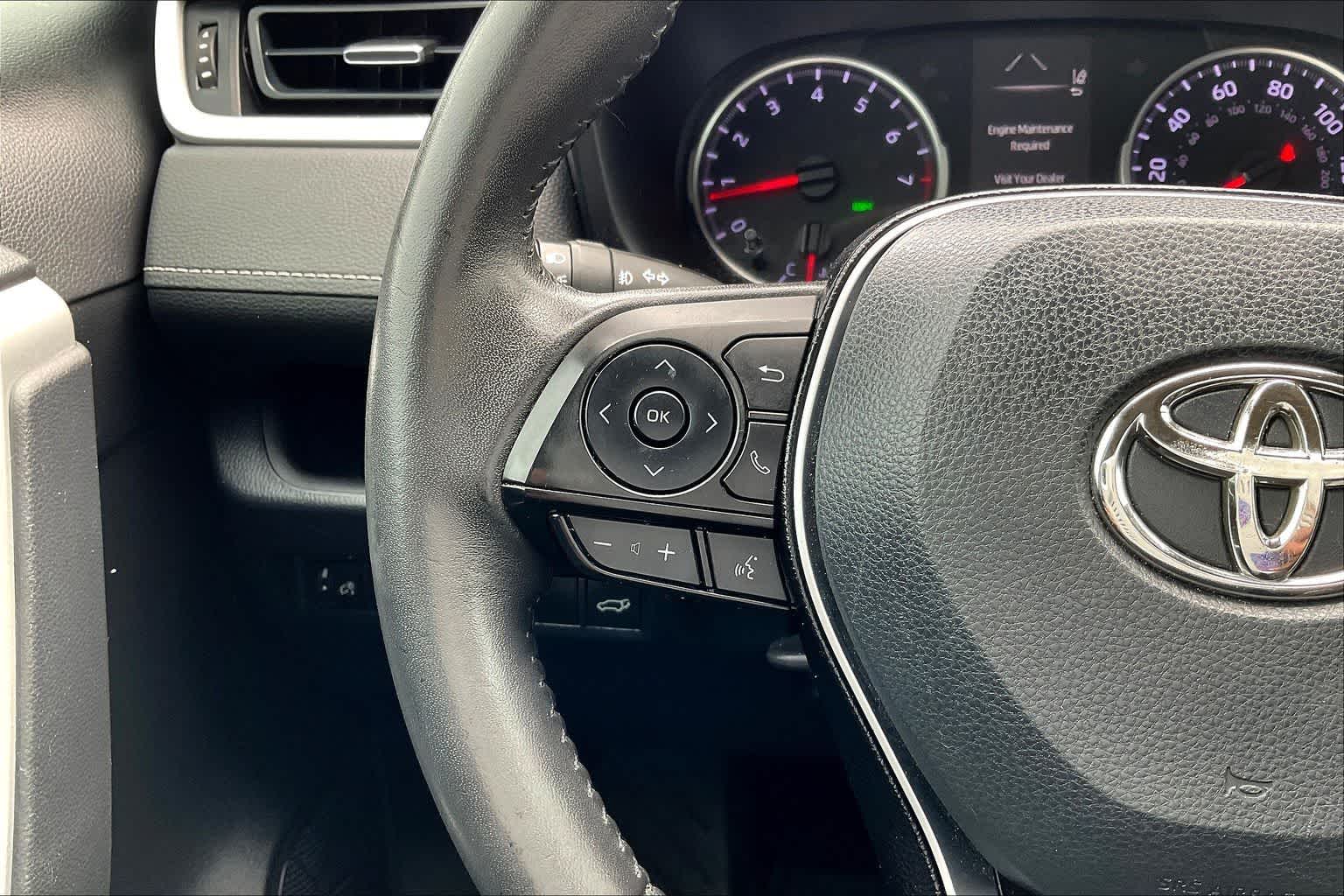 Thumbnail: 2020 Toyota RAV4 - 24