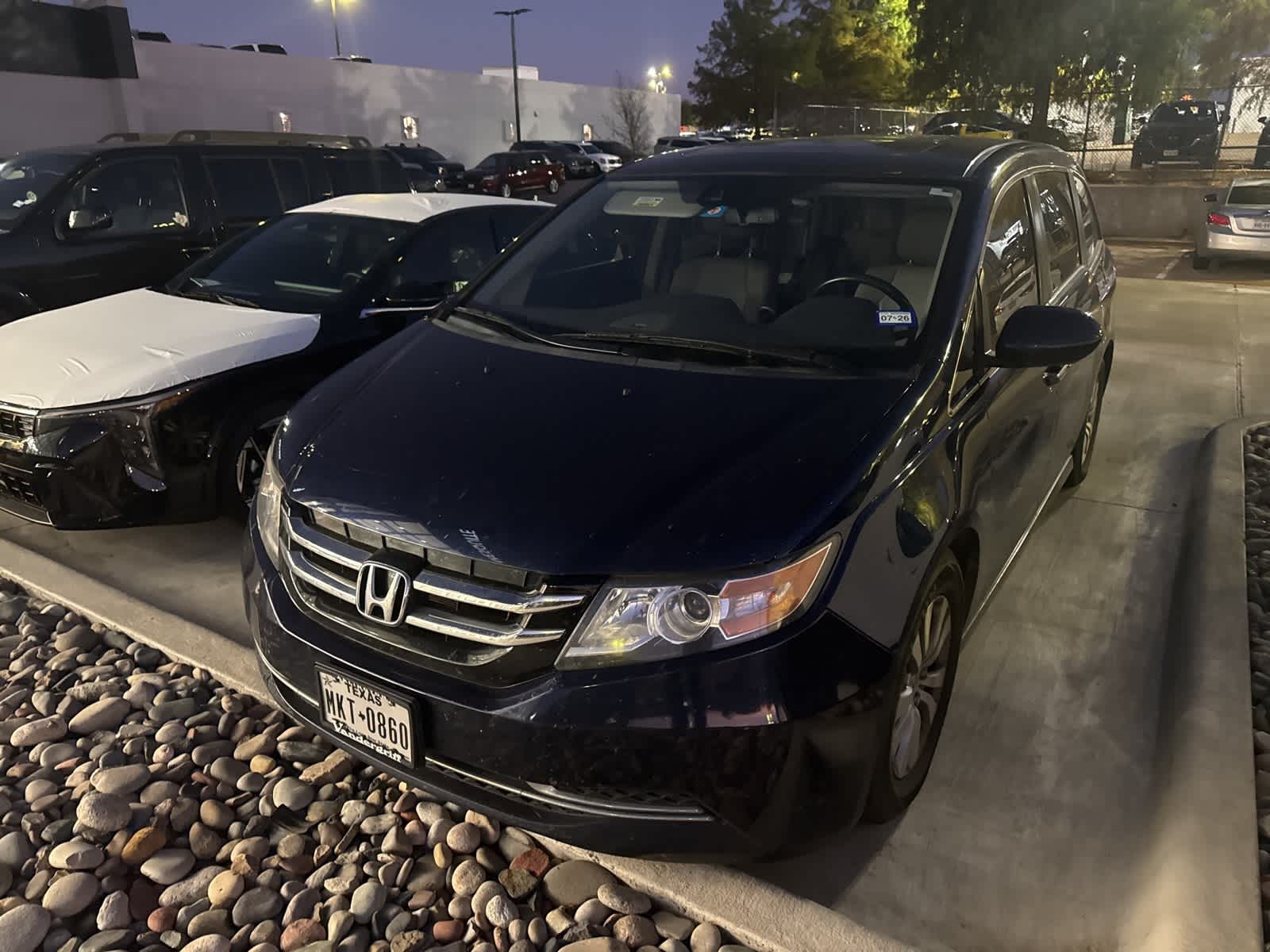 2016 Honda Odyssey EX-L photo 2